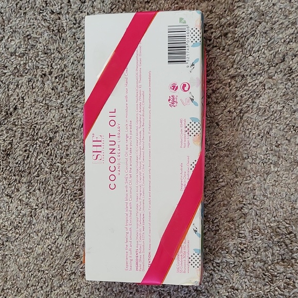NWT Om She Aromatherapy Coconut Oil Hand Cream Library Gift Set - Picture 4 of 7